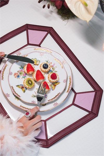 RETRA AMERİKAN SERVİS BORDO  ETROVIEN X ESRA TURAN DESIGN