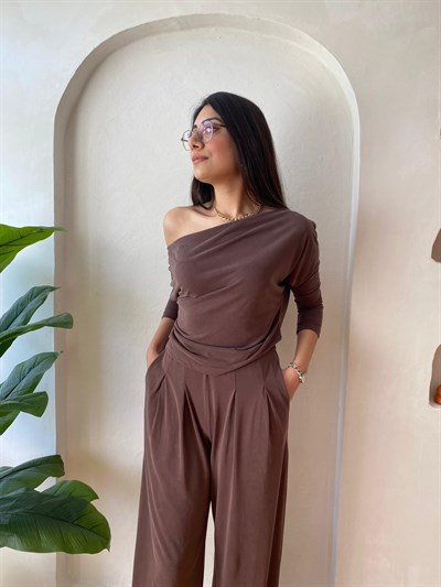 Kahve Düşük Omuz Bluz Pantolon Takım