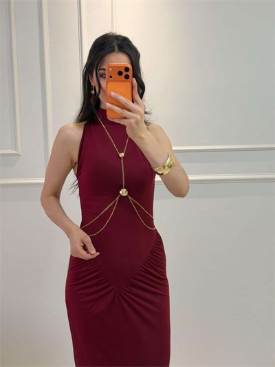 Zincir Detay Belden Büzgülü Elbise