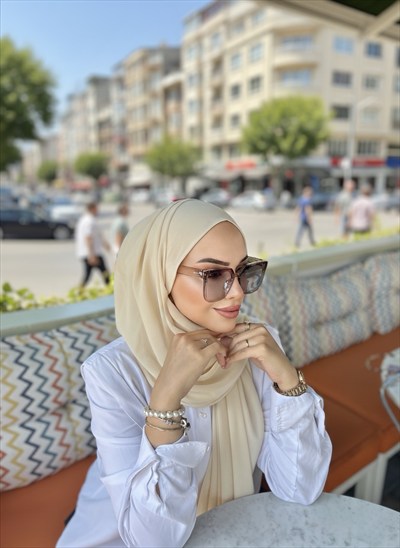Fildişi Önü Düz Elegant Boneşal