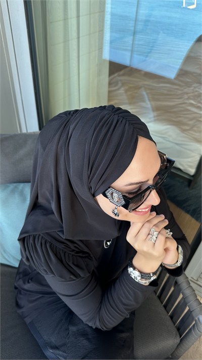 Siyah Büzgülü Multi Hijab