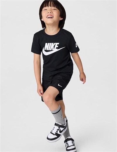 NIKE FUTURA EVERGREEN ERKEK ÇOCUK TİŞÖRT