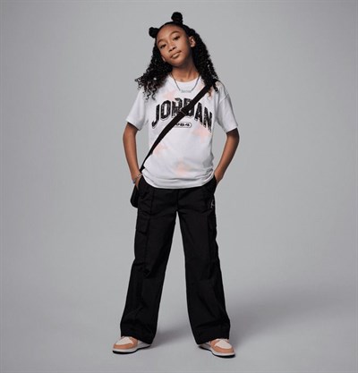 NIKE JORDAN JDG JORDAN SIX FLOWERS SS TEE KIZ ÇOCUK TİŞÖRT