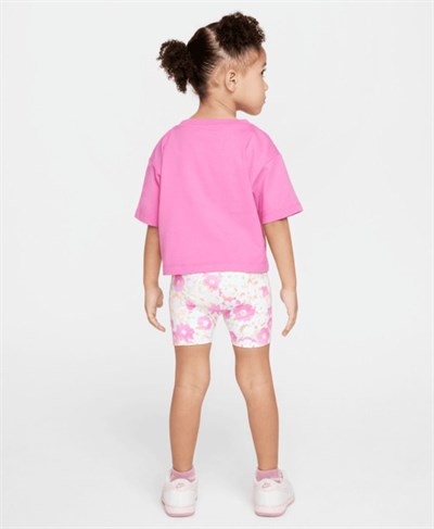 NIKE NKG FLOW-RAL AOP BIKE SHORT SET TAYT TİŞÖRT TAKIM (1-4 YAŞ)