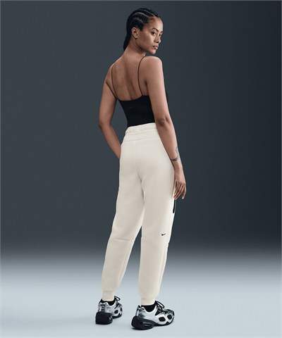 Nike Sportswear Tech Fleece Mid-Rise Sweatpants Kadın Eşofman Altı HV6779