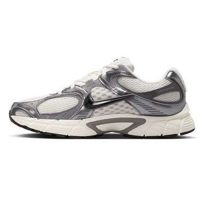Nike V5 RNR Erkek Spor Ayakkabı HJ5228