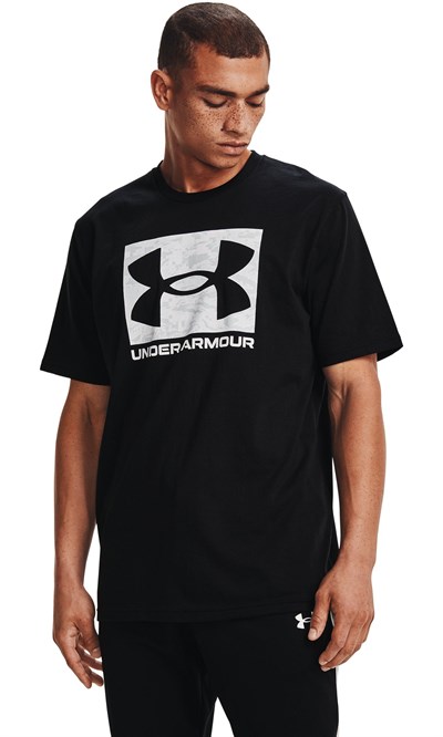 UA ABC CAMO BOXED LOGO SS ERKEK TİŞÖRT 1361673