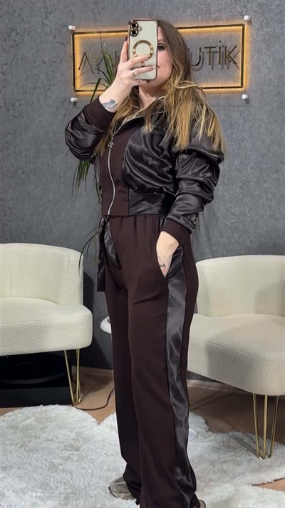 Açık Kahve Saten Detaylı İkili Takım Işıltılı Uyum