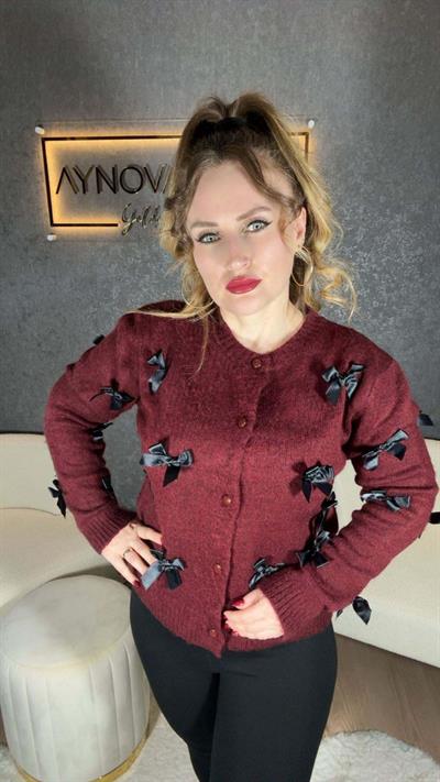 Kurdele Detaylı Bordo Hırka
