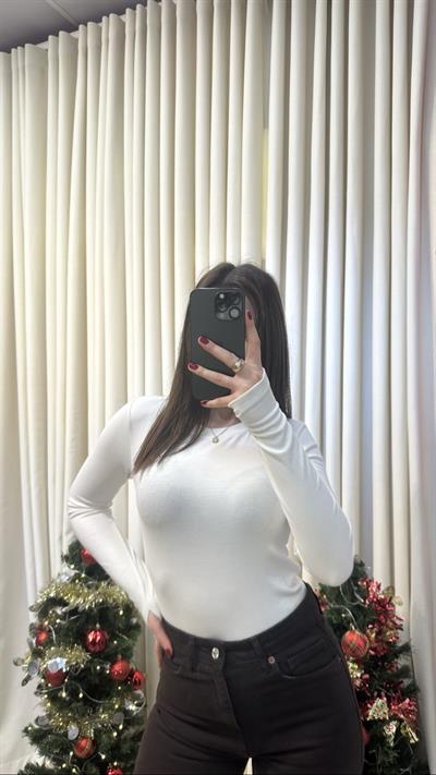 Beyaz Bisiklet Yaka Parmak Geçmeli Body