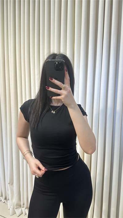 Yanı Büzgülü Siyah Crop