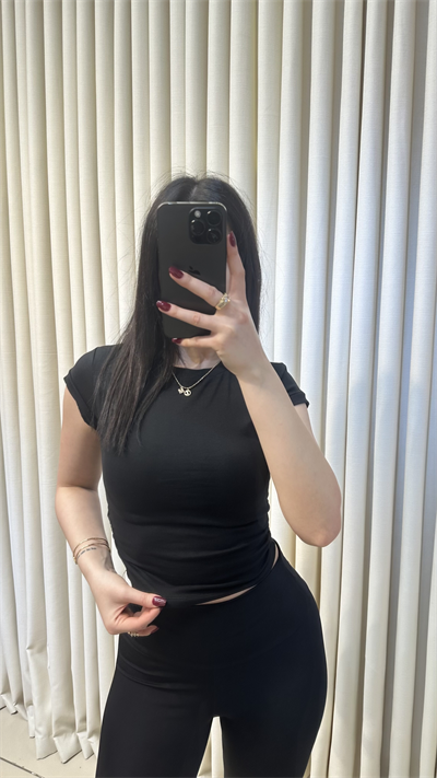Yanı Büzgülü Siyah Crop