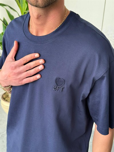 2FT Yazı Nakışlı Lacivert Tişört 