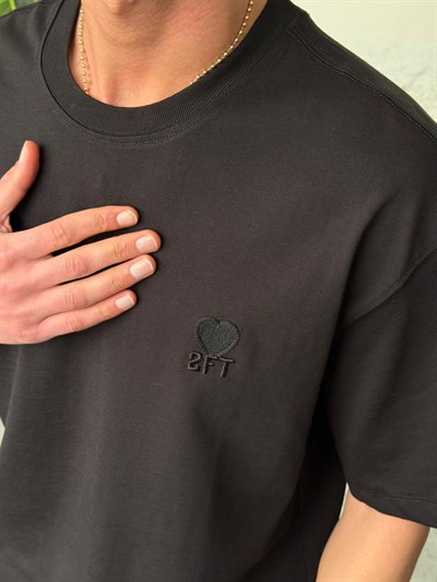 2FT Yazı Nakışlı Siyah Tişört 