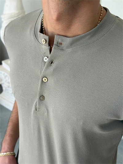 Düğme Detaylı Fitilli Çağla Yeşili Tişört 