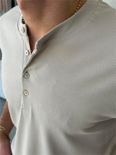 Düğme Detaylı Fitilli Krem Tişört 