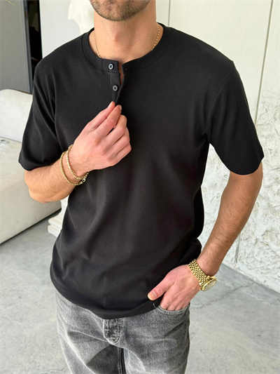 Düğme Detaylı Fitilli Siyah Tişört 