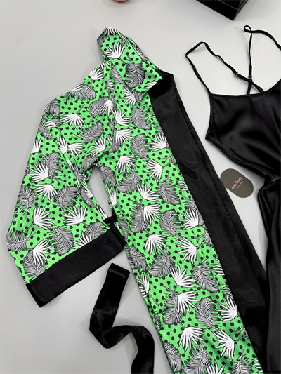 Lariss Saten Set