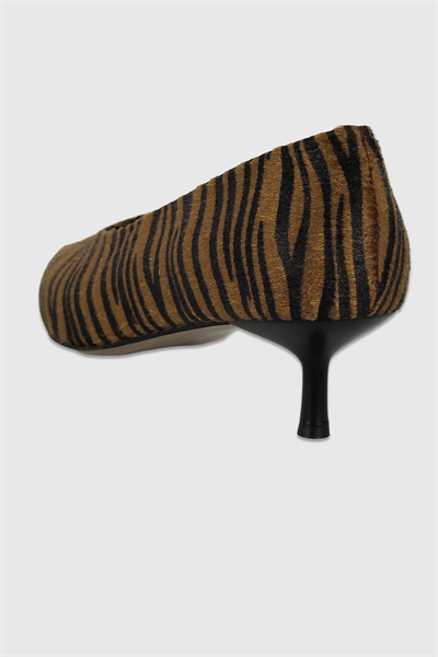Clara Taba Siyah Desenli Sivri Burun Kadın Stiletto