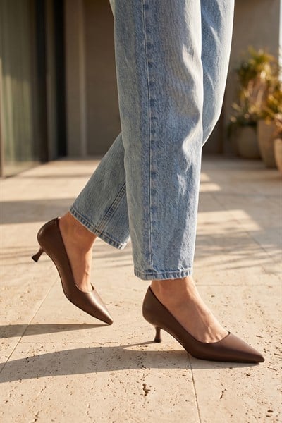 Kelly Kahve Mat Sivri Burun Kadın Stiletto