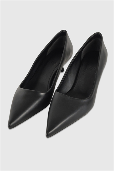 Kelly Siyah Mat Sivri Burun Kadın Stiletto