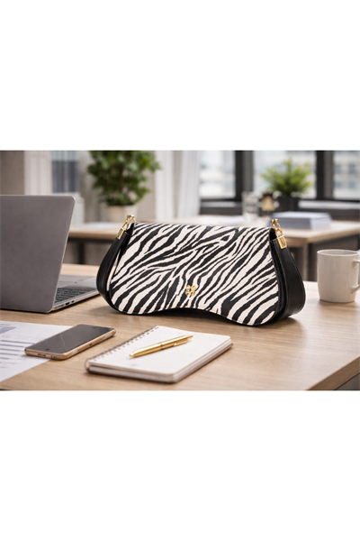 Beyaz Altın Tokalı Zebra Desenli Kadın Omuz Çantası | Beyaz MT1606 