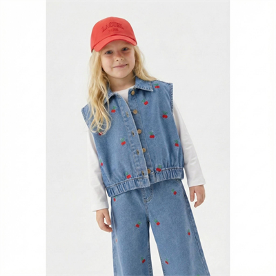 Kiraz Detaylı Denim Takım