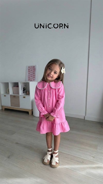 Pembe Yaka Detaylı Elbise