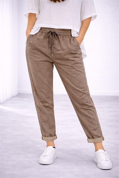 İtalyan Yanları İnce Taş Şeritli Düz Pantolon 25088414 - 8162 Z