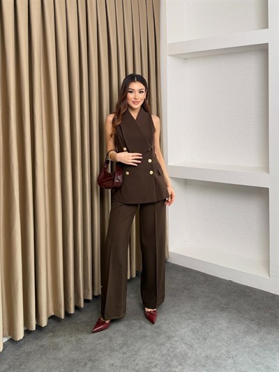 Asimetrik Yakalı Gold Düğmeli Takım Kahve