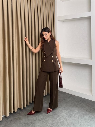 Asimetrik Yakalı Gold Düğmeli Takım Kahve