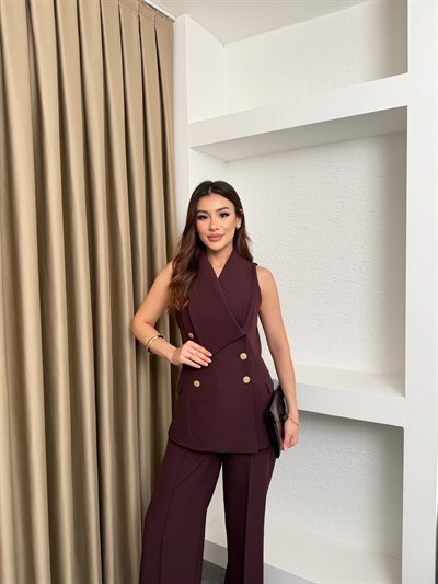 Asimetrik Yakalı Gold Düğmeli Takım Mürdüm