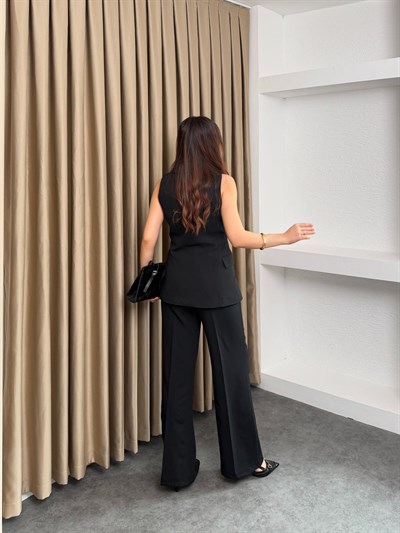 Asimetrik Yakalı Gold Düğmeli Takım Siyah