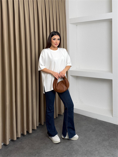 Bisiklet Yaka Yanı Yırtmaçlı Modal Kumaş Basic Tshirt Beyaz