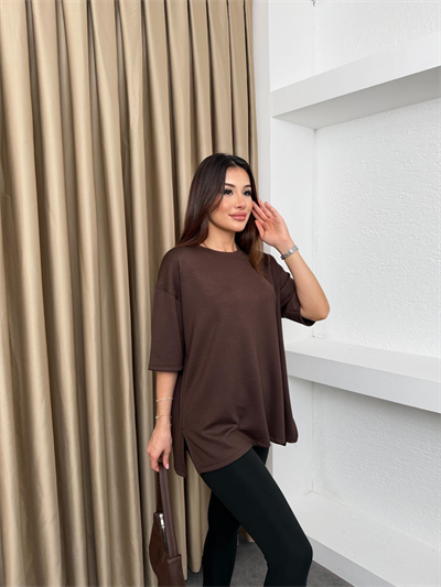 Bisiklet Yaka Yanı Yırtmaçlı Modal Kumaş Basic Tshirt Kahve