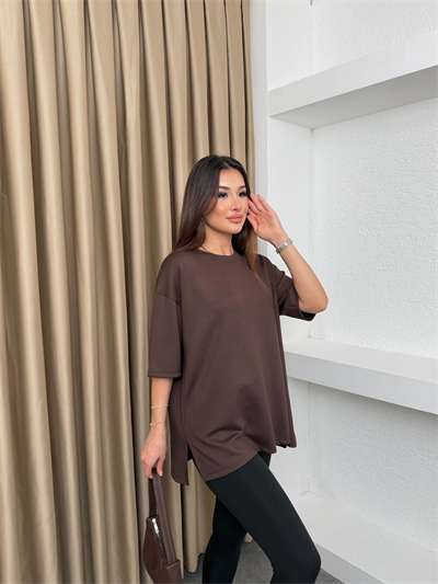 Bisiklet Yaka Yanı Yırtmaçlı Modal Kumaş Basic Tshirt Kahve