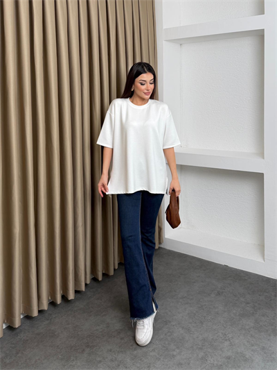 Bisiklet Yaka Yanı Yırtmaçlı Modal Kumaş Basic Tshirt Beyaz