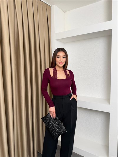 Dantel Boyundan Geçmeli Bluz Bordo