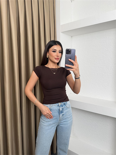 Dar Kesim Basic Tişört Kahve