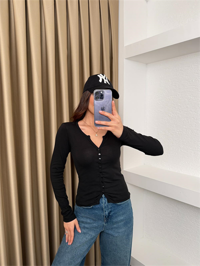 Düğme Detaylı Bluz Siyah