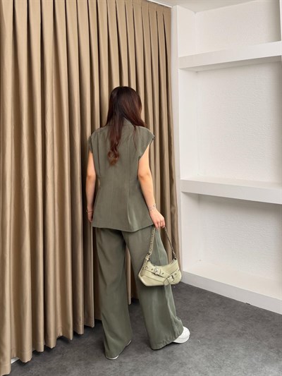 Düğme Detaylı Diagonel Takım Yeşil