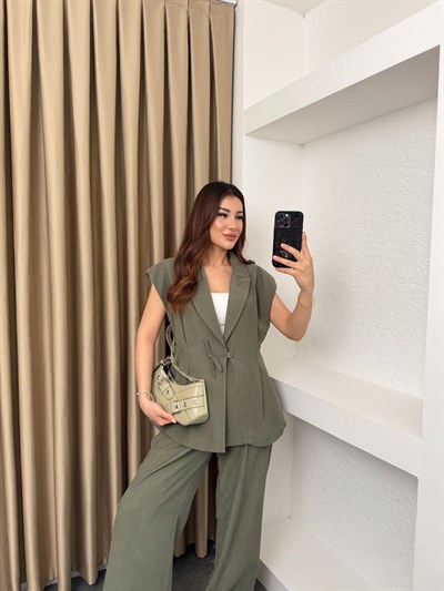 Düğme Detaylı Diagonel Takım Yeşil