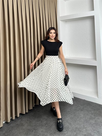 Eteği Puantiyeli Omzu Vatkalı Şifon Elbise Beyaz