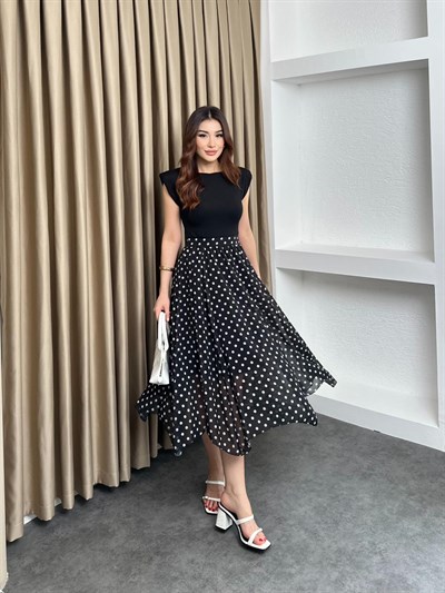 Eteği Puantiyeli Omzu Vatkalı Şifon Elbise Siyah