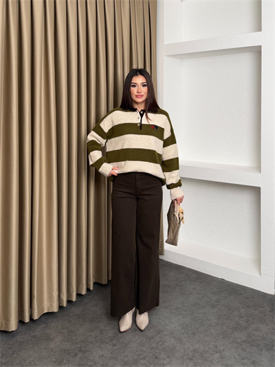 Kalp Nakışlı Triko Kazak