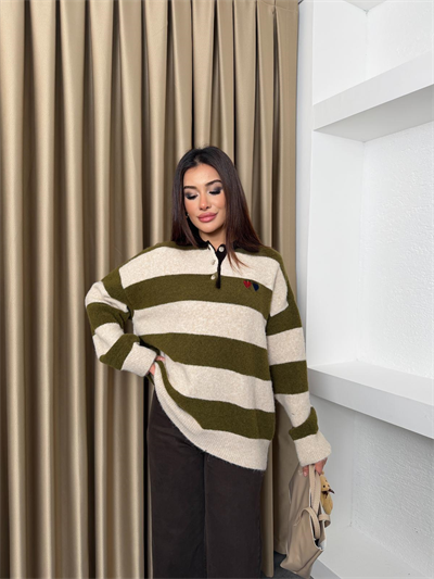 Kalp Nakışlı Triko Kazak