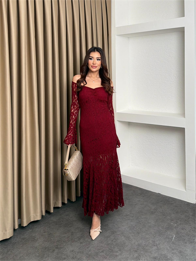 Madonna Yaka Dantel Detay Elbise Kırmızı