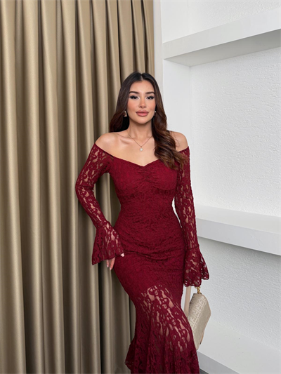 Madonna Yaka Dantel Detay Elbise Kırmızı