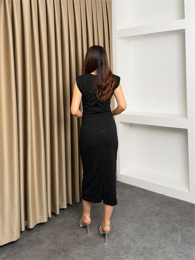 Omuz Vatkalı Drapeli Taş Detaylı Elbise Siyah