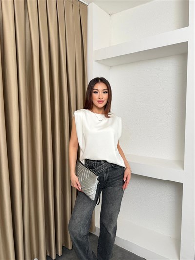 Omuz Vatkalı Modal Kumaş Tişört Beyaz